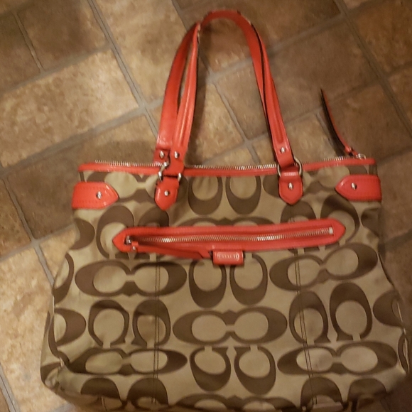 Coach Handbags - Coach tote